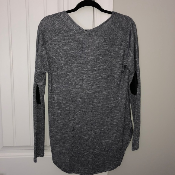 Shirt/Sweater - Picture 2 of 3